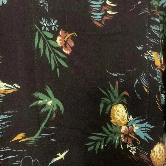 Pineappple moon Hawaiian 🌺 button down shirt boats pineapples 🍍 | size medium - Picture 2 of 7
